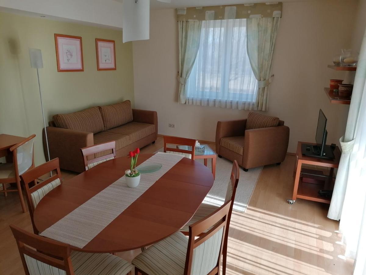 Beatrix Apartments Bük Екстериор снимка
