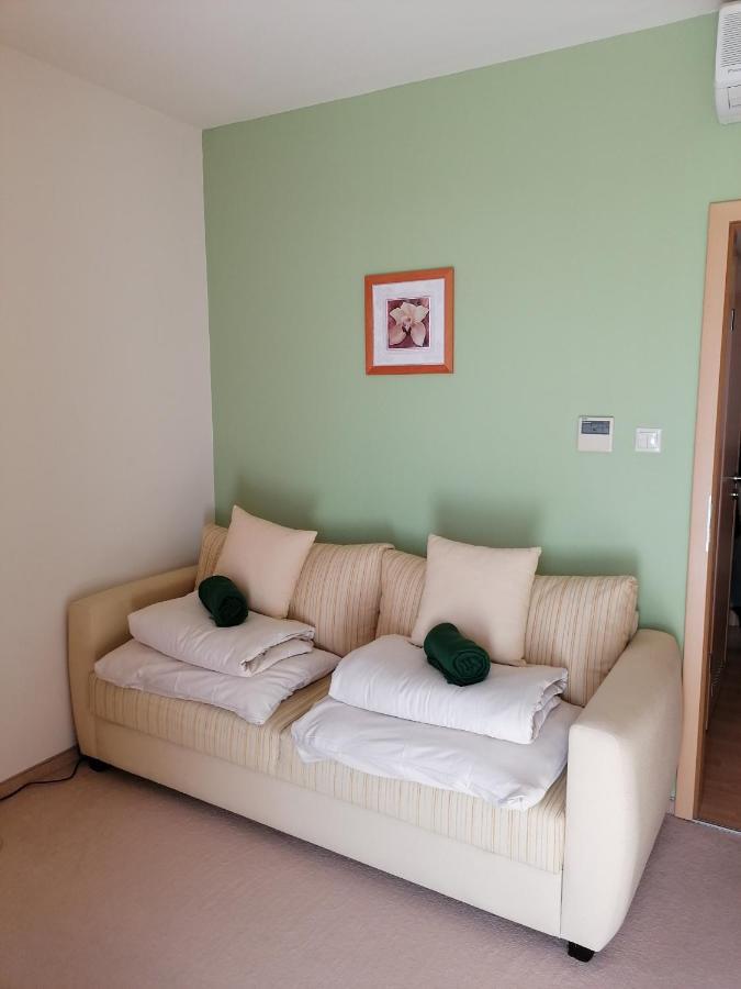 Beatrix Apartments Bük Екстериор снимка